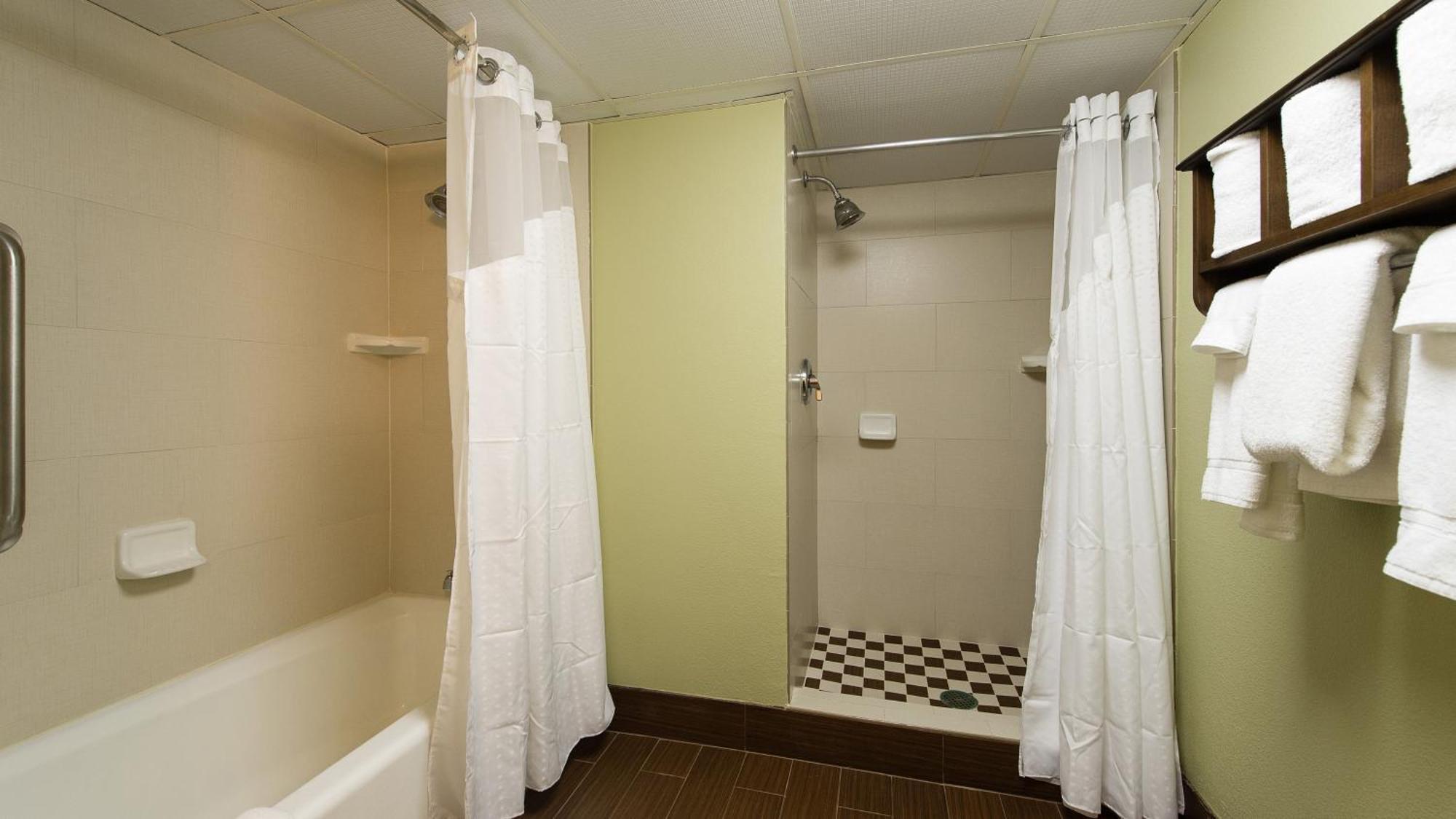 Doubletree By Hilton Wilmington, Nc Hotel Bagian luar foto